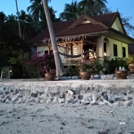 Villa Right On The Beach House à Taling Ngam Beach Extérieur photo