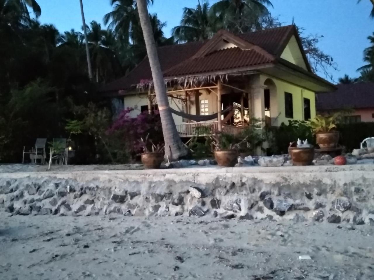 Villa Right On The Beach House à Taling Ngam Beach Extérieur photo